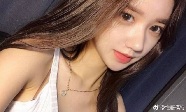 济南动物园为大熊猫华奥庆祝18岁生日